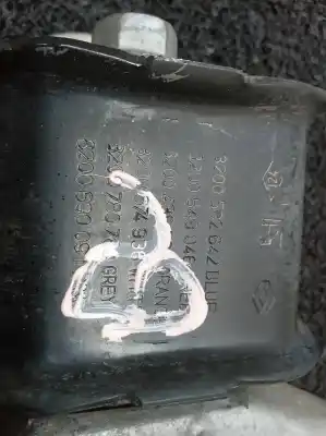 Second-hand car spare part right engine support for dacia sandero básico oem iam references 8200592642 8200690091 8200549046