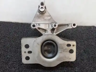 Second-hand car spare part right engine support for dacia sandero básico oem iam references 8200592642 8200690091 8200549046