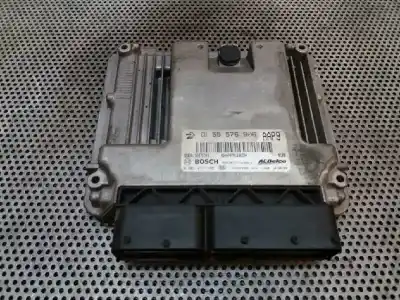 Peça sobressalente para automóvel em segunda mão centralina de motor uce por opel insignia berlina cosmo referências oem iam 0281017105