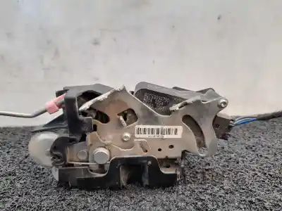 Peça sobressalente para automóvel em segunda mão fechadura da porta dianteira esquerda por mercedes-benz vito (w639) basic, combi 109 cdi compacto (639.601) referências oem iam a6397201635