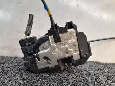 Second-hand car spare part front right door lock for nissan note (e11e) acenta oem iam references 