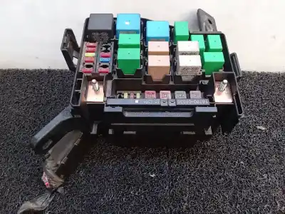 Pièce détachée automobile d'occasion boîtes à fusibles pour hyundai ix20 gls comfort références oem iam 1301185009