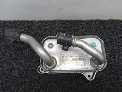 Peça sobressalente para automóvel em segunda mão RADIADOR DE ÓLEO DO MOTOR por MERCEDES-BENZ CLASE C (W202) BERLINA  Referências OEM IAM A1121800311  A1121880401