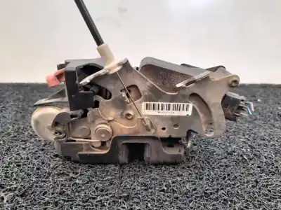 Peça sobressalente para automóvel em segunda mão fechadura da porta dianteira esquerda por mercedes-benz vito (w639) basic, combi 115 cdi largo (639.603) referências oem iam a63997200835