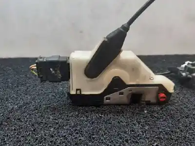 Peça sobressalente para automóvel em segunda mão fechadura da porta traseira direita por peugeot 208 style referências oem iam 