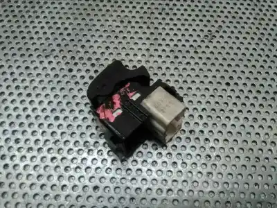 Автозапчастина б/у передній правий віконний вимикач для toyota yaris (ncp1/nlp1/scp1) 1.0 linea sol посилання на oem iam   