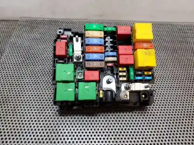 Peça sobressalente para automóvel em segunda mão caixa de fusíveis e relés por opel crossland x innovation referências oem iam 34vxm7i675