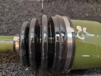 Second-hand car spare part front right transmission for kia carnival ii 2.9 crdi cat oem iam references   