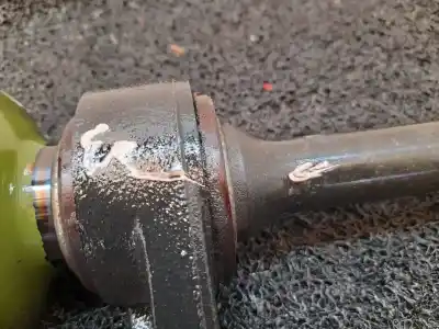 Second-hand car spare part front right transmission for kia carnival ii 2.9 crdi cat oem iam references   