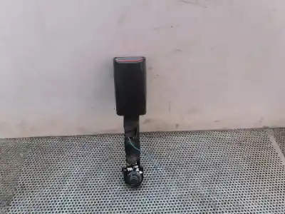 Pezzo di ricambio per auto di seconda mano gancio cintura anteriore destro per hyundai i30 1.6 crdi cat riferimenti oem iam 