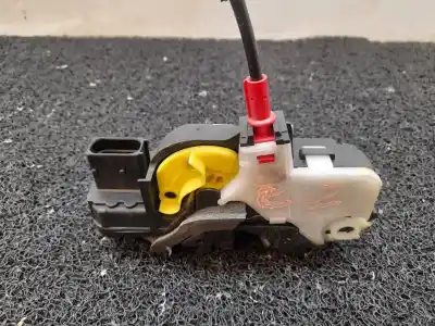 Peça sobressalente para automóvel em segunda mão fechadura da porta dianteira esquerda por chevrolet orlando lt+ referências oem iam 13578276
