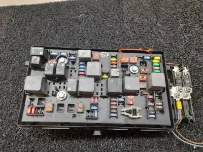 Peça sobressalente para automóvel em segunda mão caixa de fusíveis e relés por chevrolet orlando lt+ referências oem iam 13255300