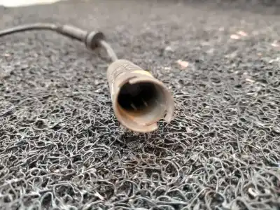 Peça sobressalente para automóvel em segunda mão sensor abs dianteiro direito por bmw serie 1 berlina (e81/e87) 116d referências oem iam 10071161983  