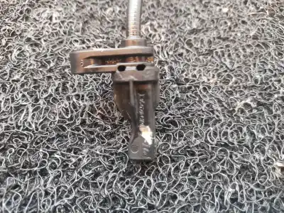 Peça sobressalente para automóvel em segunda mão sensor abs dianteiro direito por bmw serie 1 berlina (e81/e87) 116d referências oem iam 10071161983  