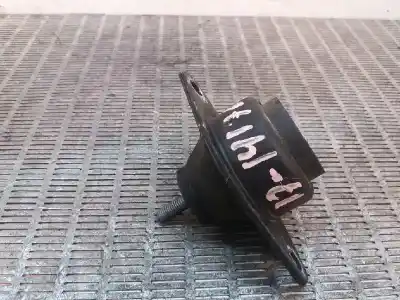 Second-hand car spare part right engine support for renault 19 (b/c/l53) 1.9 d oem iam references 7700802927  
