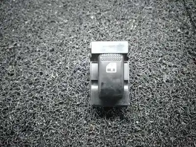 Tweedehands auto-onderdeel bediening links achterruiten voor kia carens 1.8 ls monovolumen oem iam-referenties 