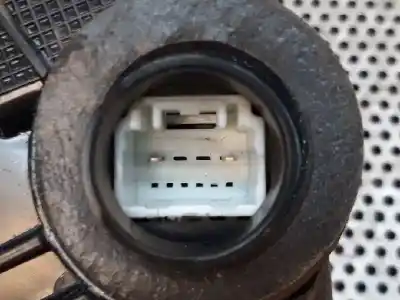 Second-hand car spare part front right door lock for toyota auris active oem iam references   