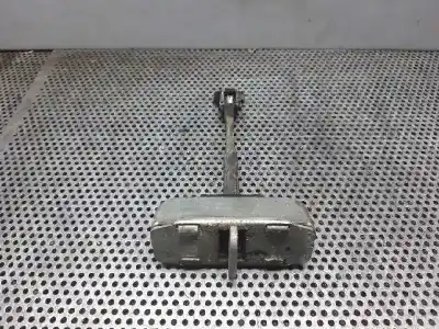 Second-hand car spare part door stop for toyota auris active oem iam references   