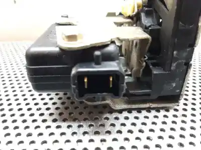 Second-hand car spare part left front door lock for dacia logan básico oem iam references   