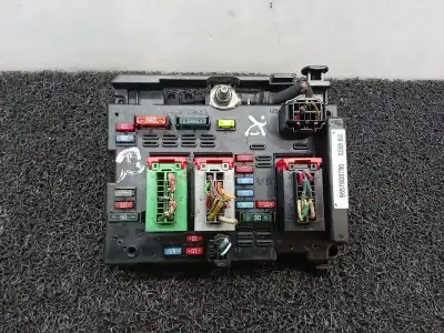 Peça sobressalente para automóvel em segunda mão caixa de fusíveis e relés por peugeot 206+ básico referências oem iam 9657608780