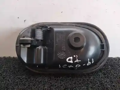 Second-hand car spare part interior right rear handle for dacia duster ambiance 4x2 oem iam references   