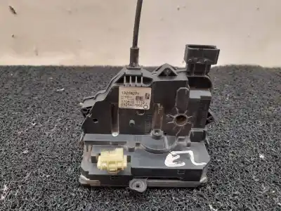 Peça sobressalente para automóvel em segunda mão fechadura da porta dianteira esquerda por opel meriva b essentia referências oem iam 13258271