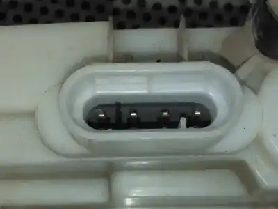 Second-hand car spare part front right door lock for citroen c2 vtr oem iam references   