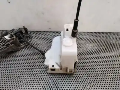 Second-hand car spare part front right door lock for citroen c2 vtr oem iam references   