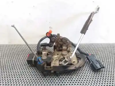 Peça sobressalente para automóvel em segunda mão fechadura da porta dianteira esquerda por kia carens 1.8 ls monovolumen referências oem iam 