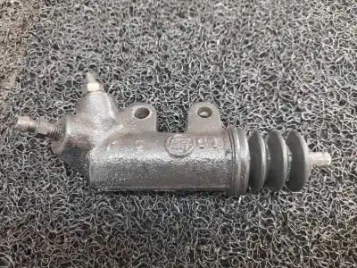 Piesă de schimb auto la mâna a doua pompa de ambreaj pentru toyota corolla (e12) 2.0 d-4d linea sol berlina referințe oem iam 