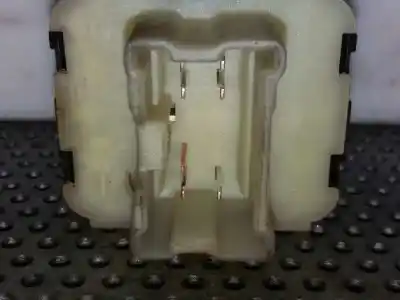 Second-hand car spare part left front power window switch for renault clio iv technofeel oem iam references   