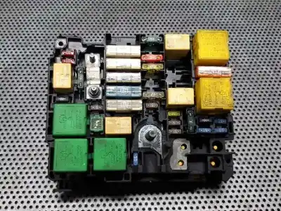 Peça sobressalente para automóvel em segunda mão caixa de fusíveis e relés por peugeot 208 style referências oem iam 9804848480