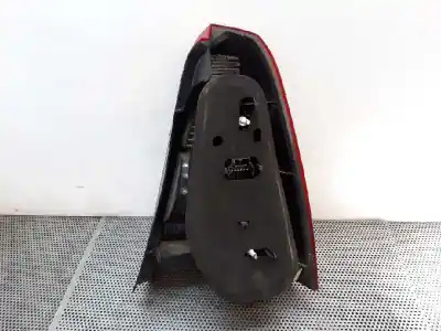 Peça sobressalente para automóvel em segunda mão farolim traseiro esquerdo por dacia logan laureate referências oem iam   