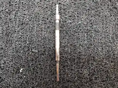 Pièce détachée automobile d'occasion relaises préchauffage pour seat toledo (5p2) stylance / style références oem iam 0100266004