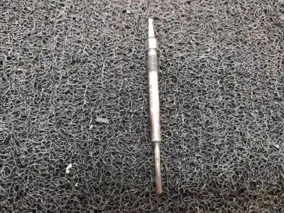 Pièce détachée automobile d'occasion relaises préchauffage pour seat toledo (5p2) stylance / style références oem iam 0100266004