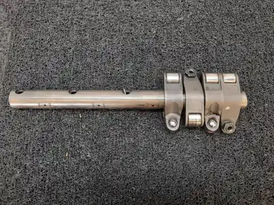 Pièce détachée automobile d'occasion axe de culbuteur pour seat toledo (5p2) stylance / style références oem iam 