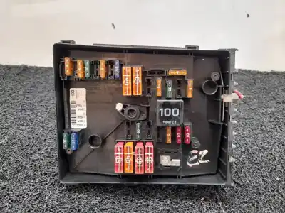 Peça sobressalente para automóvel em segunda mão caixa de fusíveis e relés por volkswagen golf v berlina (1k1) highline referências oem iam 1k0937125