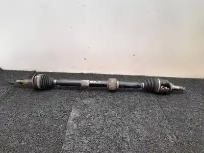 Pièce détachée automobile d'occasion transmission avant droite pour toyota auris active références oem iam 