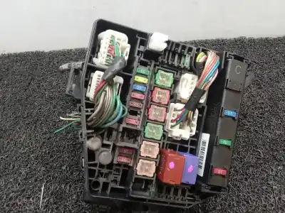 Pezzo di ricambio per auto di seconda mano scatola relè/fusibili per toyota yaris (ksp9/scp9/nlp9) luna riferimenti oem iam 8264147020  72818502
