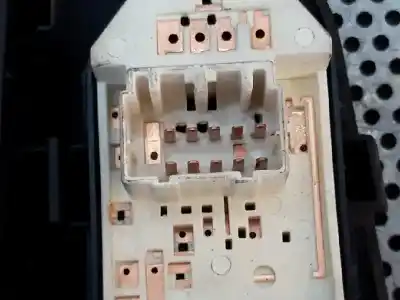 Second-hand car spare part left front power window switch for kia cee´d drive oem iam references 935701h120  823511h010