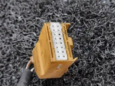 Peça sobressalente para automóvel em segunda mão espelho retrovisor esquerdo por audi a4 berlina (8e) 2.0 tdi referências oem iam   