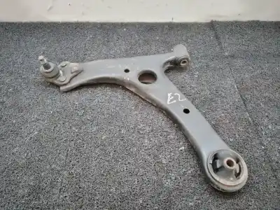 Piesă de schimb auto la mâna a doua braț suspensie fațã stânga inferior pentru toyota corolla (e12) 2.0 d-4d sol sedán referințe oem iam 