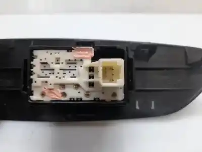 Second-hand car spare part right front power window switch for toyota auris active oem iam references 192801  