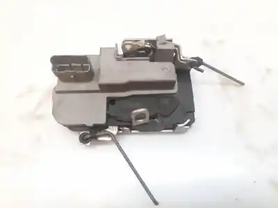 Peça sobressalente para automóvel em segunda mão fechadura da porta dianteira direita por peugeot 206+ básico referências oem iam avd2