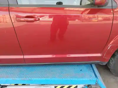 Second-hand car spare part front right door for dodge journey sxt oem iam references   