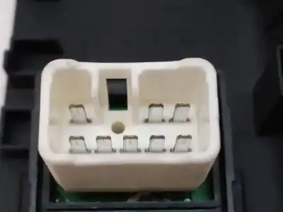 Second-hand car spare part right front power window switch for kia pro_cee´d active oem iam references 071106  