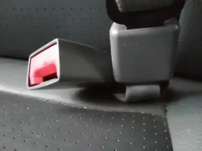 Tweedehands auto-onderdeel riemhaak rechts achter voor dodge caliber sxt oem iam-referenties 