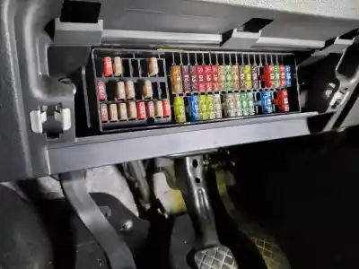 Pezzo di ricambio per auto di seconda mano scatola relè/fusibili per volkswagen polo (6r1) advance riferimenti oem iam   