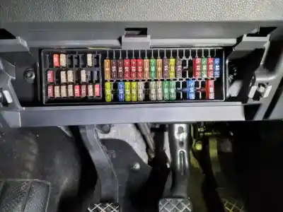 Pezzo di ricambio per auto di seconda mano scatola relè/fusibili per volkswagen polo (6r1) advance riferimenti oem iam   