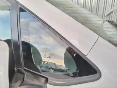 Pièce détachée automobile d'occasion vitre triangulaire custode avant droit pour toyota auris active références oem iam 